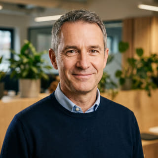 James Mitchell, Director Ejecutivo de Provechalvo